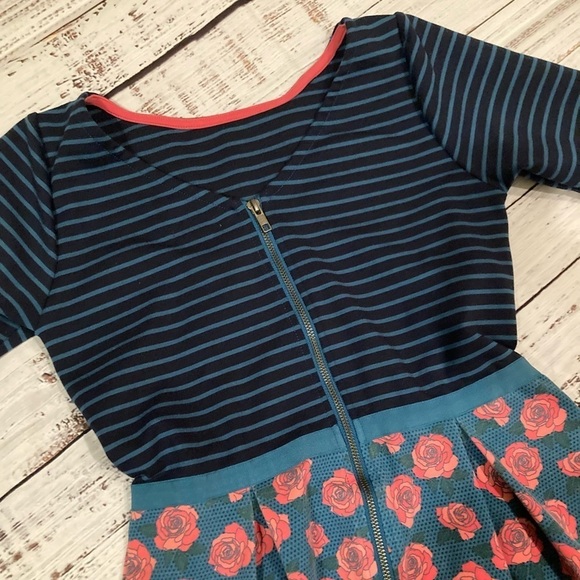 Matilda Jane Women Friends Forever Peyton Dress Roses Stripes Size Small Pockets - Picture 5 of 8